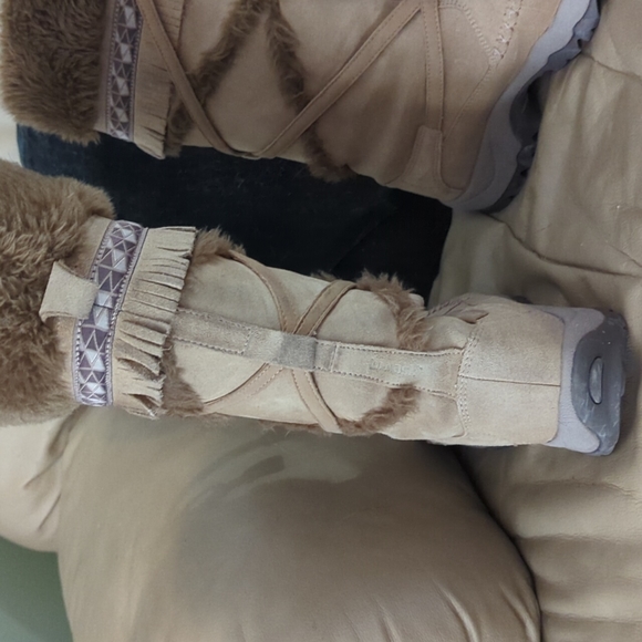 Woman's winter boots - Picture 3 of 4